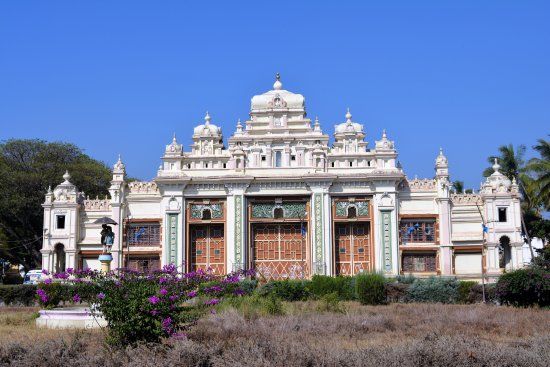 Jaganmohan Palace Art Gallery And Auditorium